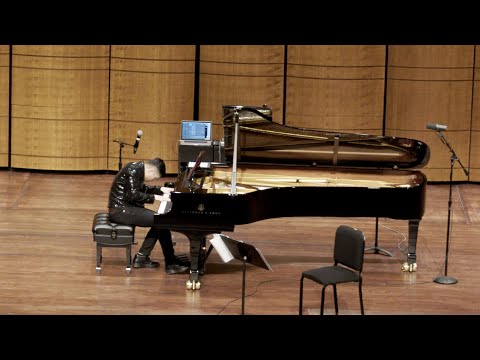 Load video: Pianist SHOCKS Audience With Moonlight Sonata Dubstep Remix
